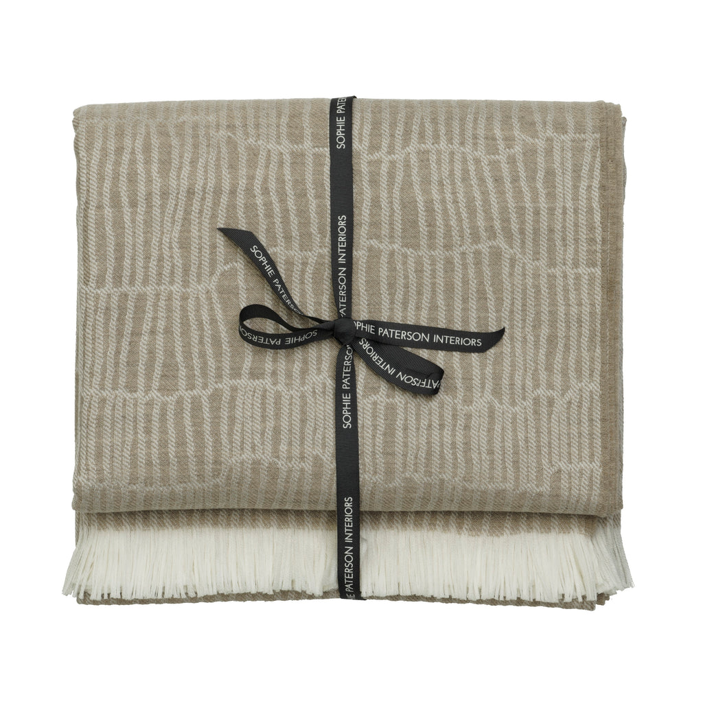 Canale Throw Latte