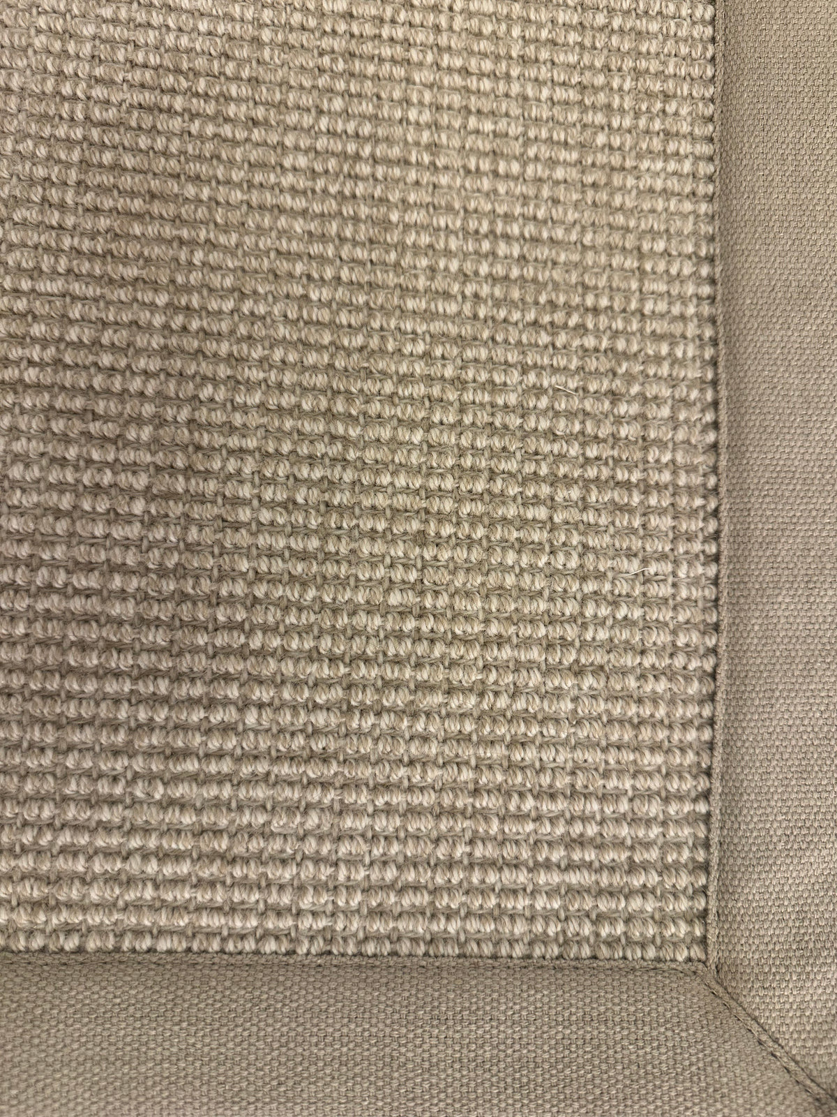 Skye Rug with Pebble Binding